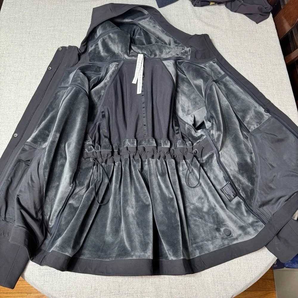 Lululemon RepelShell Cinch Back Rain Jacket Waterproof Windproof Velour Lined 12 - Picture 11 of 13